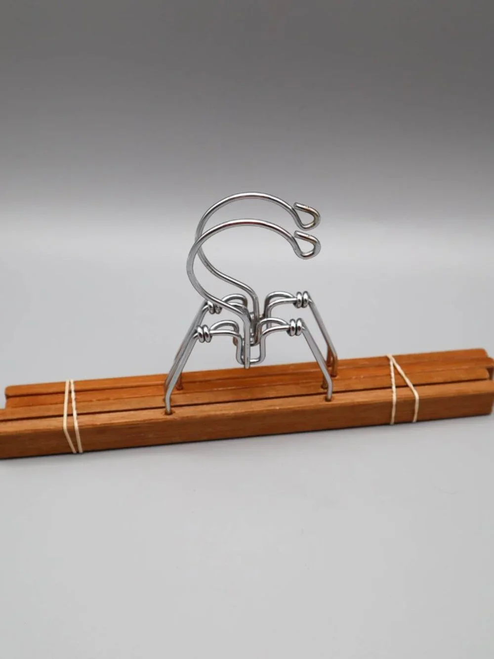 Set of 6 Vintage Clamp-style Wooden Skirt Pant Trouser Hangers 9